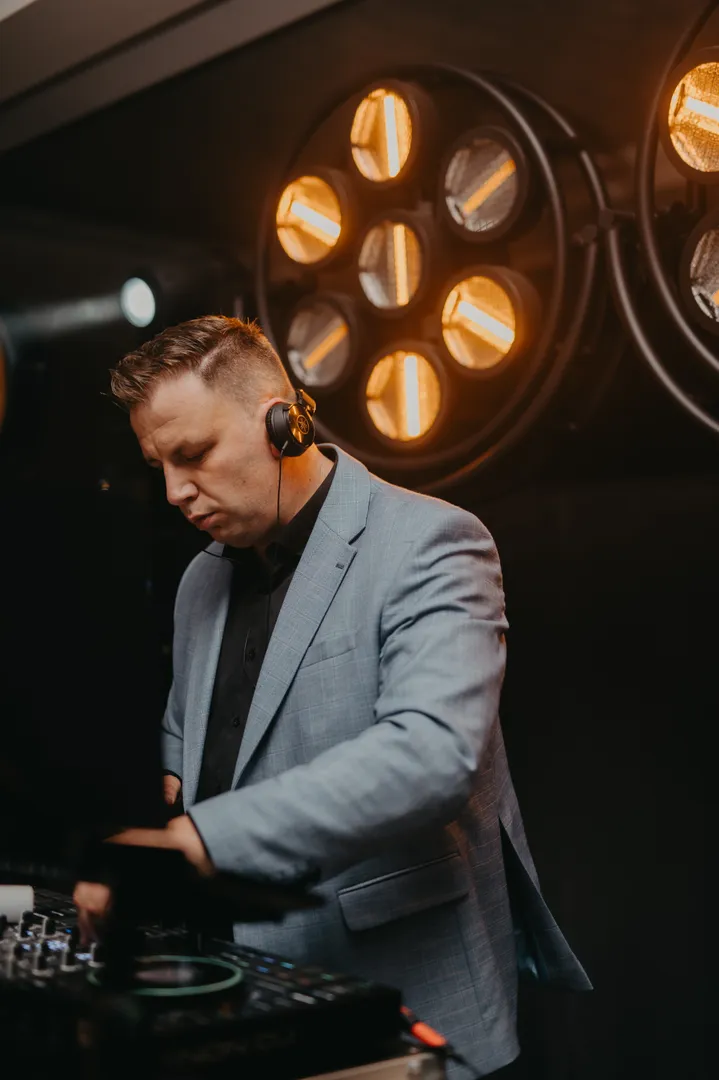 Konsola i oświetlenie